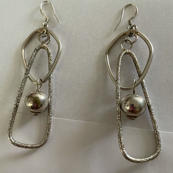 EUC Sterling Silver drop earrings - Picture 2 of 2